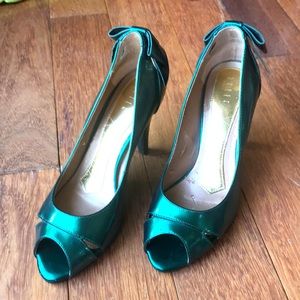 Green high heels- patent cattle leather